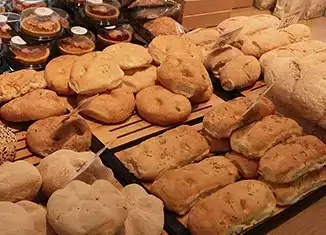 Ristomacelleria d'Ale a Cuneo il pane e la gastronomia